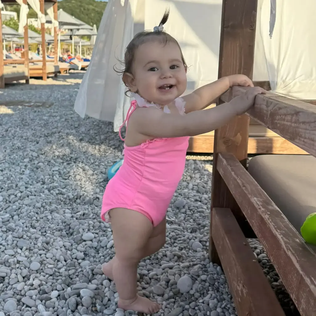 Trupore plazhi me flutura