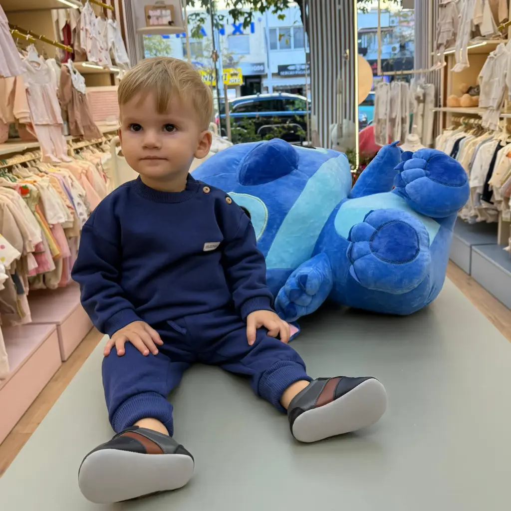 Kostum me push blu e erret