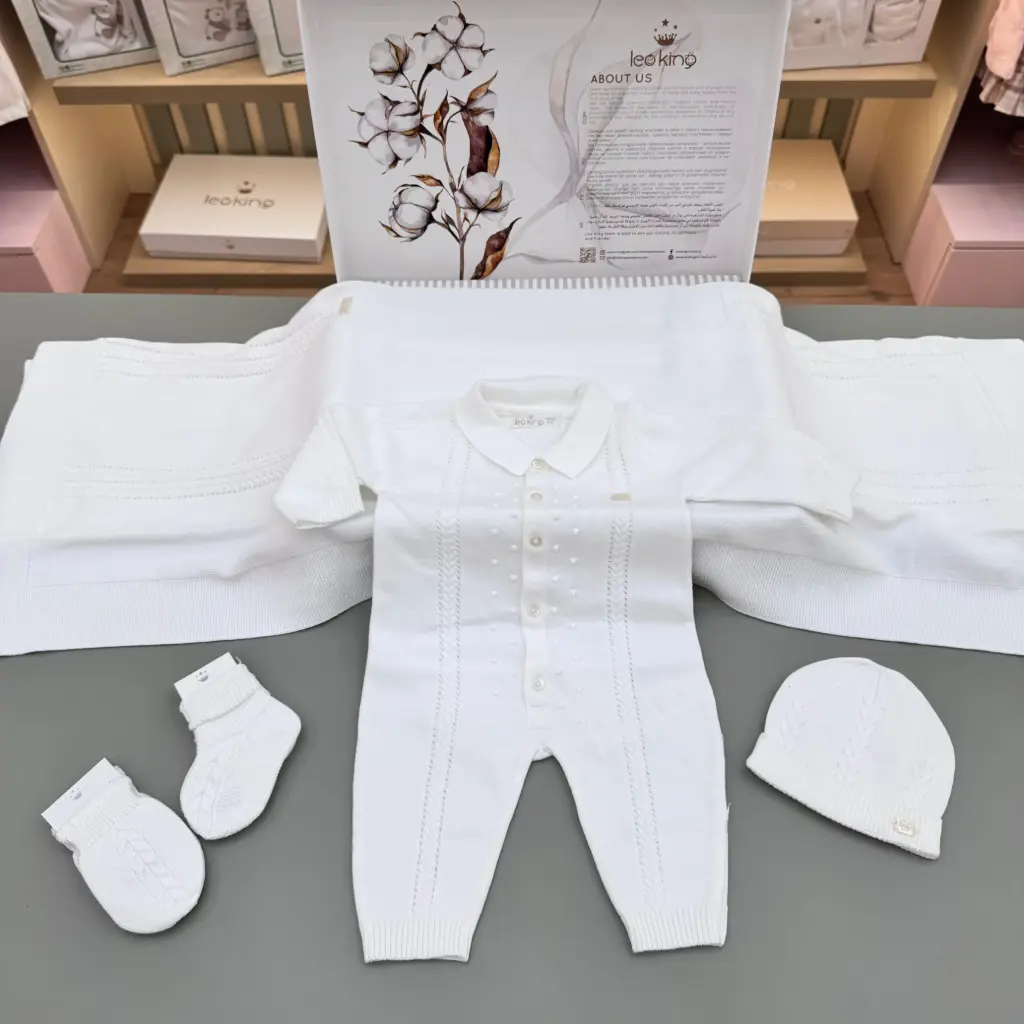 Set materniteti e bardhe me jake