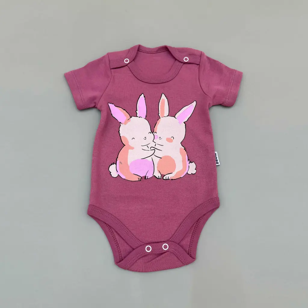 Body menge shkurtra vajza