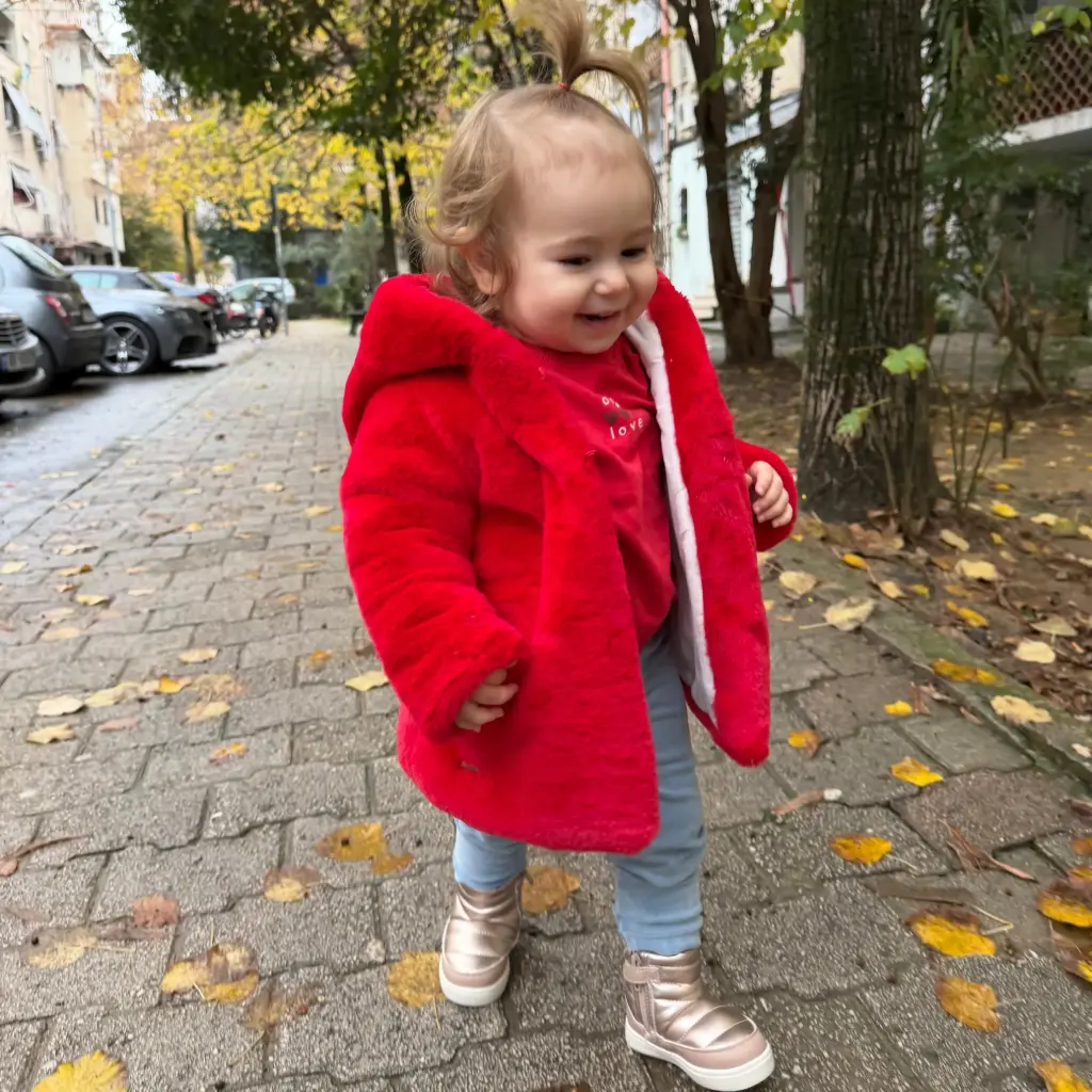 Pellush i kuq (6-9 muaj)