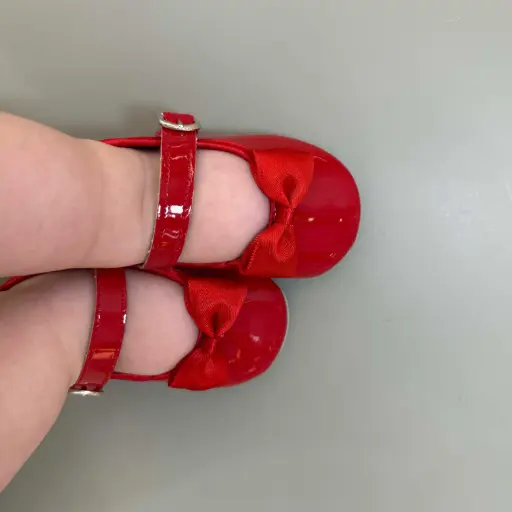 Pupa balerina te kuqe