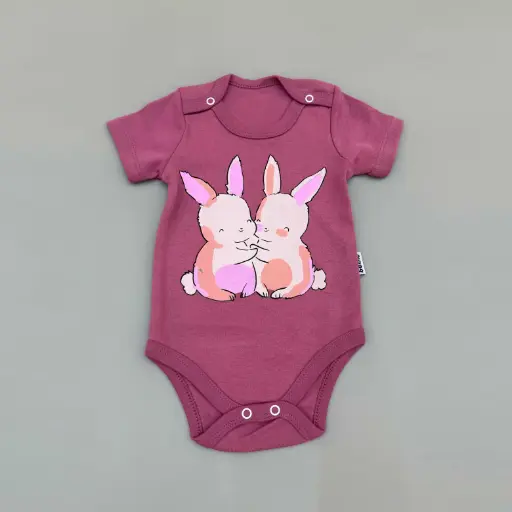 Body menge shkurtra vajza