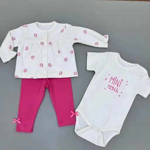 Kostum 3x me luleshtrydhe