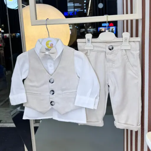 Kostum serioz bezhe me jelek